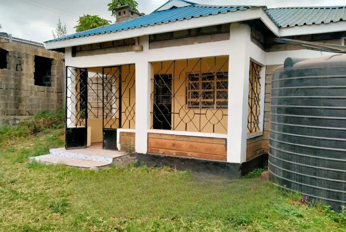 3bedroom bungaow in quarter acre plot matasia