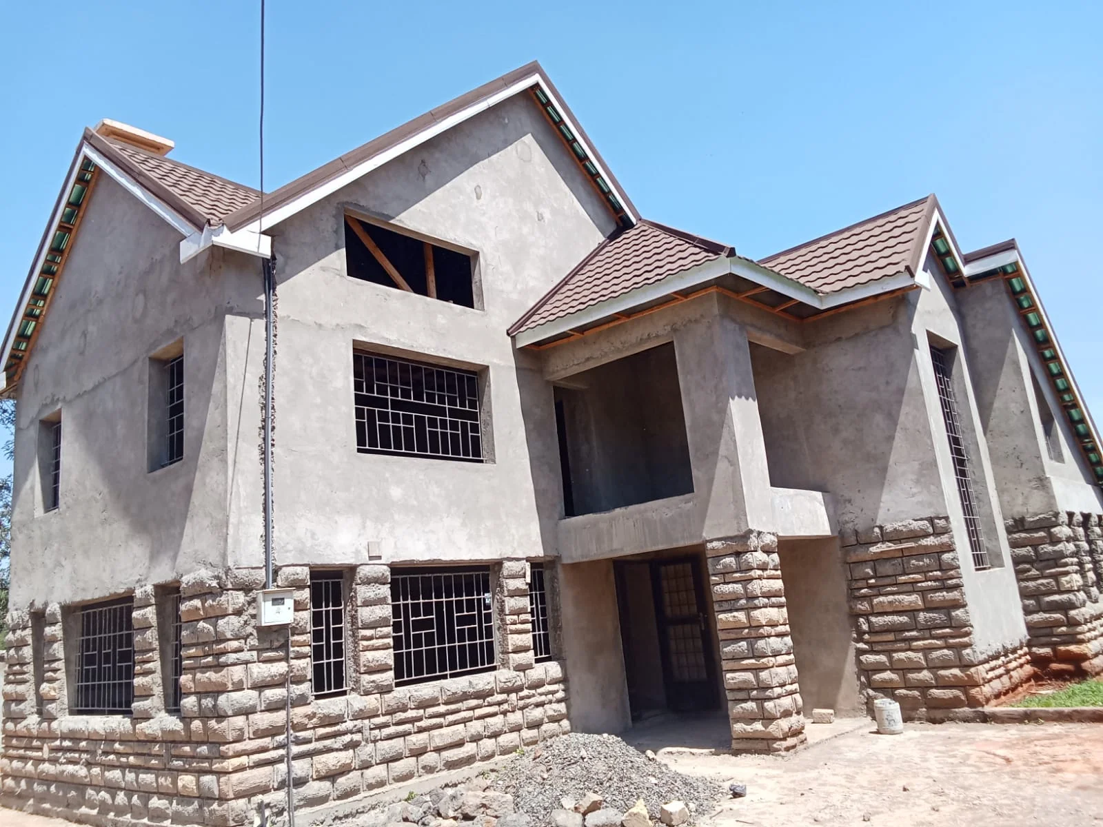 Incomplete 4-bedroom Maisonette All Ensuite